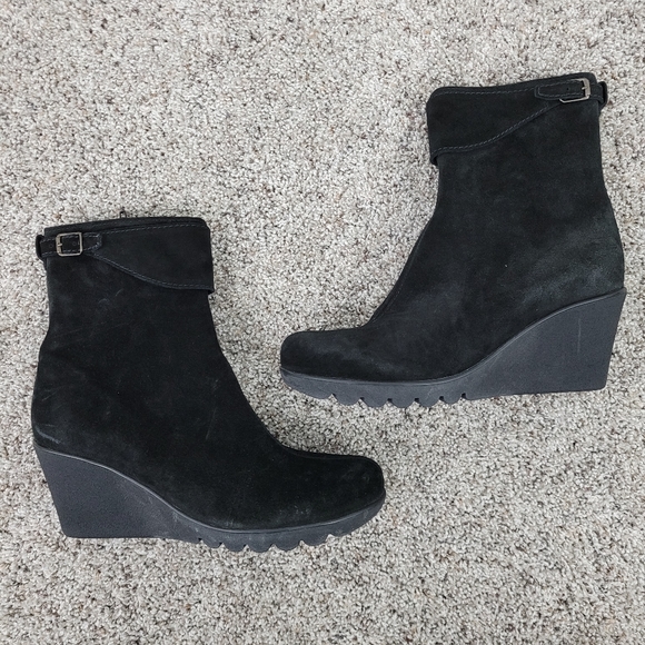La CANADIENNE Shoes - La Canadienne Wedge Suede Bootie